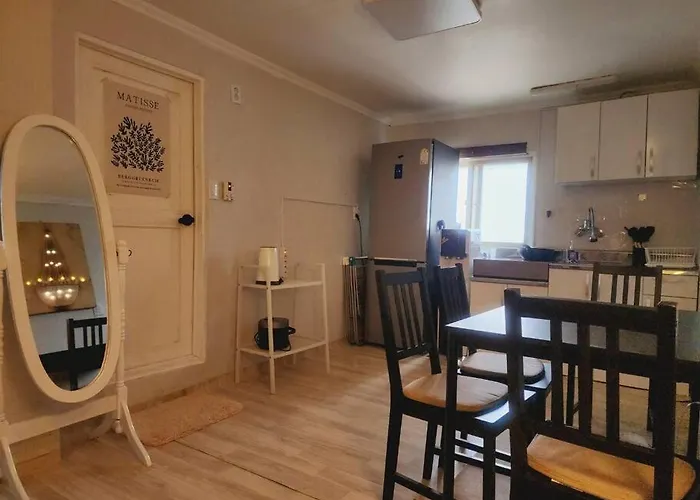 Cheongnyangni 4beds 2rooms 1lounge *